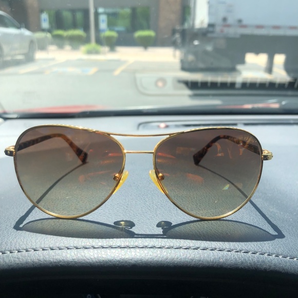 Louis Vuitton Sunglasses (LV) - Picture 11 of 12